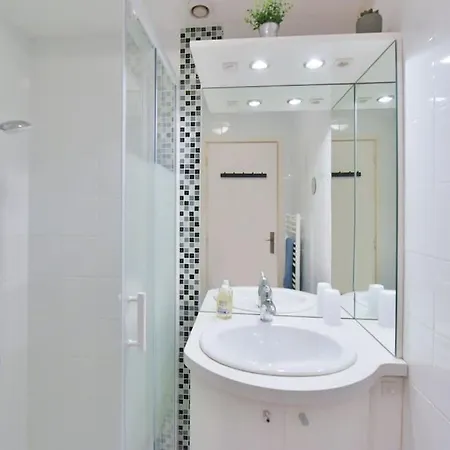 Апартаменты Les Beaux Jours Super Flat For 3 With Ac, Balcony & View Антиб