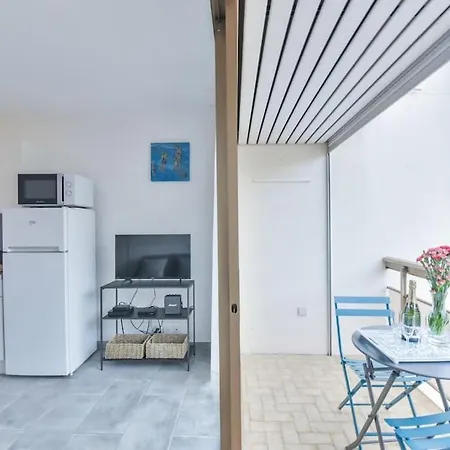 Les Beaux Jours Super Flat For 3 With Ac, Balcony & View Апартаменты Антиб