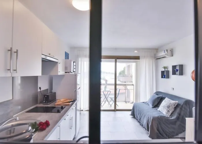 Apartamento Les Beaux Jours Super Flat For 3 With Ac, Balcony & View *