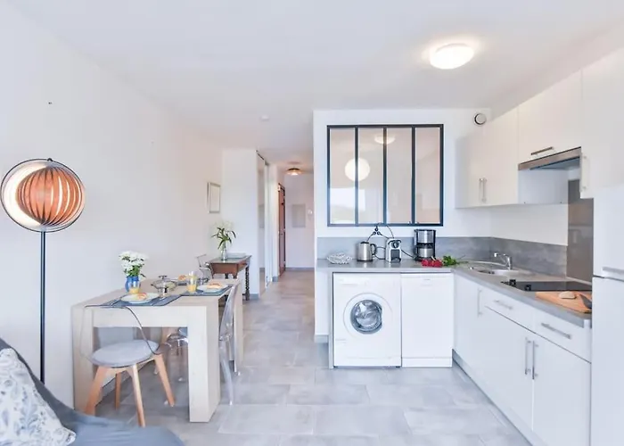 Les Beaux Jours Super Flat For 3 With Ac, Balcony & View Apartamento