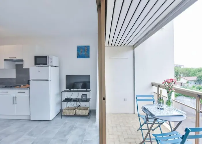 Les Beaux Jours Super Flat For 3 With Ac, Balcony & View Apartamento Antibes